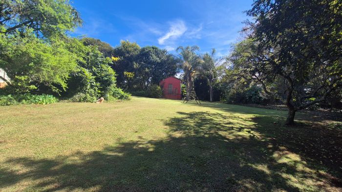 Vacant Land Residential in Merrivale Heights For Sale: 1858 m² with utilities, mature trees.
