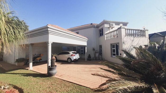 House for Sale in Melodie: Pool, garden views, 4 bedrooms, study, spacious living.