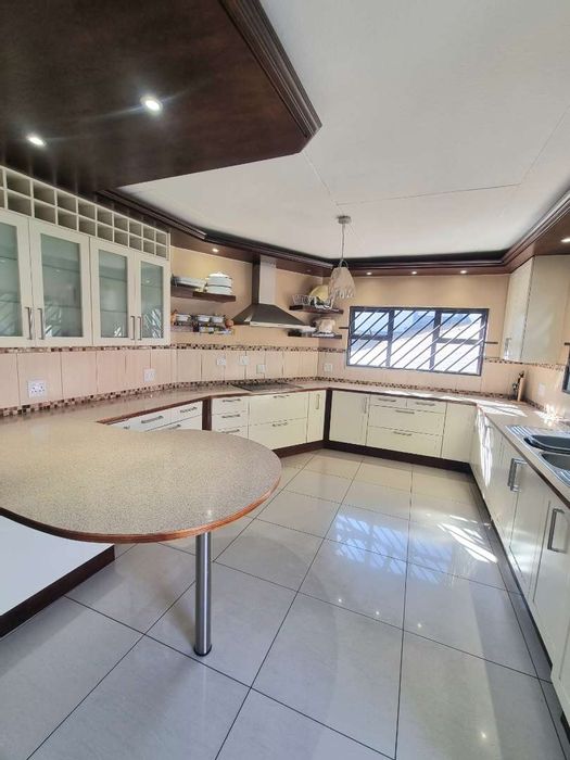 Property #2412952, House For Sale in Dorado Park