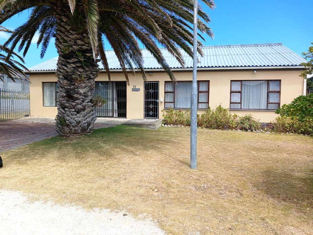 Front View of Spacious Dwelling.