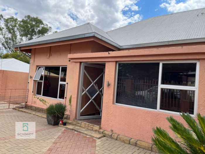 Property #2402483, House For Sale in Windhoek West