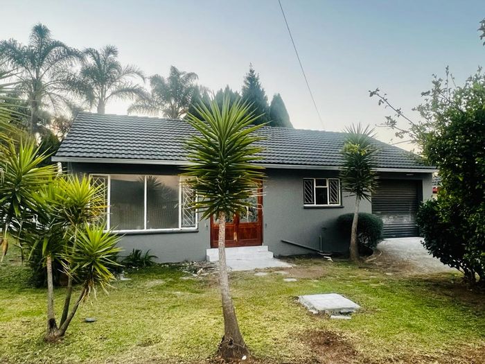 Rynfield Cottage To Rent: Self-contained flat with garden, garage, and en-suite.