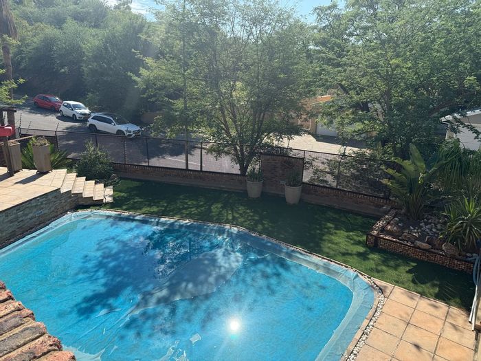 Eros House To Rent: 4 beds, 3 baths, pool, entertainment area, garden.