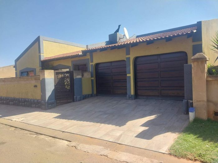 Property #2246628, House for sale in Vosloorus