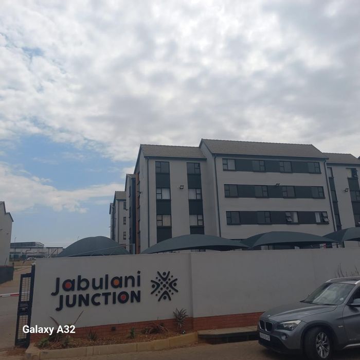 Two-Bedroom Townhouse For Sale in Jabulani, near shopping and amenities.