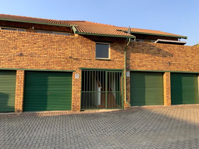 Property #2177121, Townhouse for sale in Kempton Park