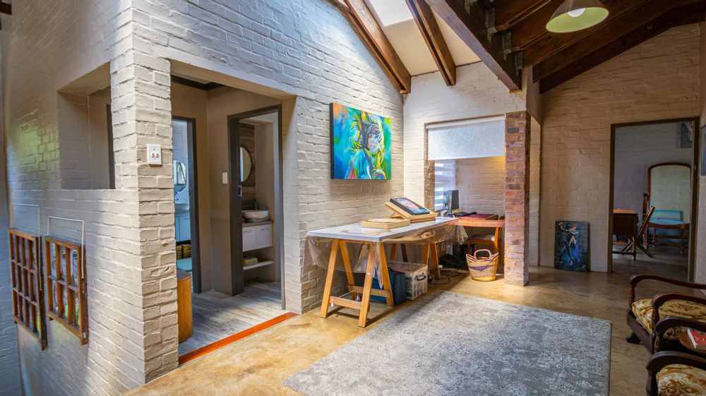 Excellent light due to skylight fitted