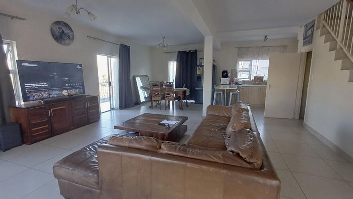 Property #2416576, Townhouse For Sale in Elisenheim