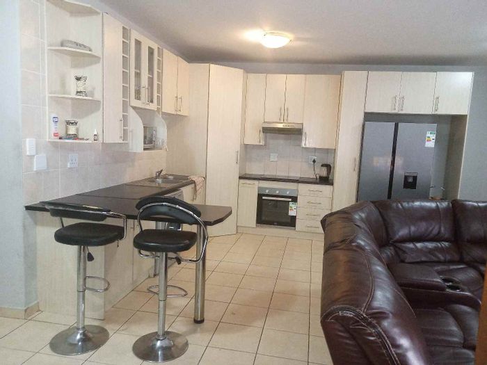 Townhouse To Rent in Norkem Park: Secure complex, pool, clubhouse, 2 bedrooms.