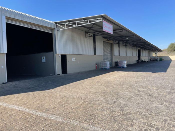 Industrial Warehouse with Yard Space in Brakwater - To Rent, Link Friendly