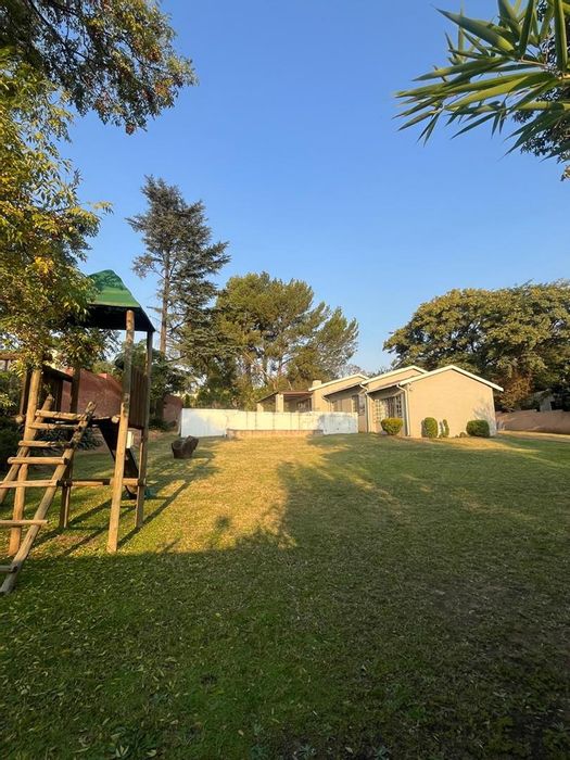 Bryanston House To Rent: 4 Bedrooms, Solar System, Rooftop Deck, Pool, Secure Living.