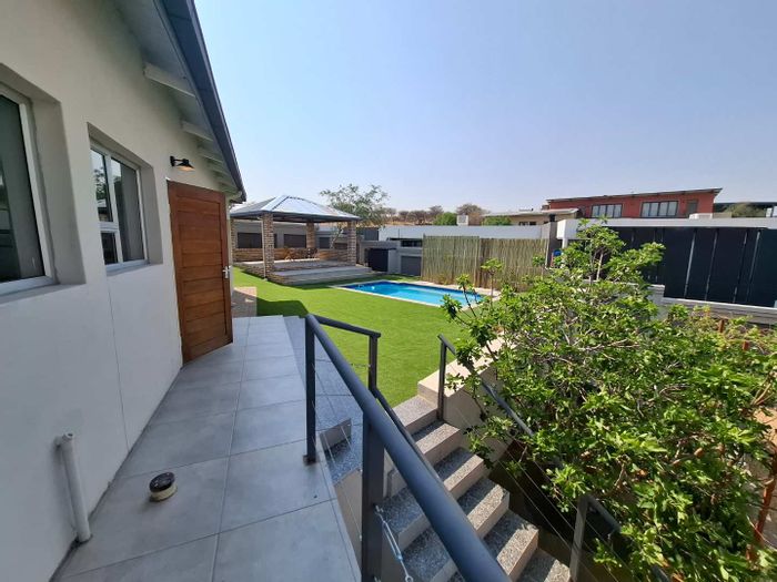 Auasblick House For Sale: Four en-suites, pool, balcony, guest flat, ample parking.