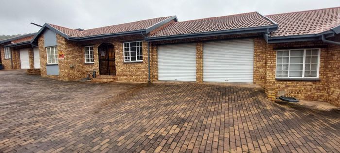 Glenvista Cluster To Rent: 2 beds, pet-friendly, garden, double garage.