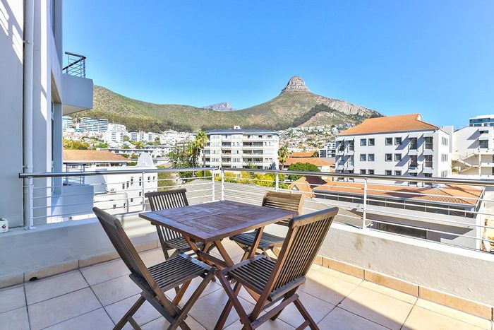 Property #2140539, Apartment pending sale in Sea Point