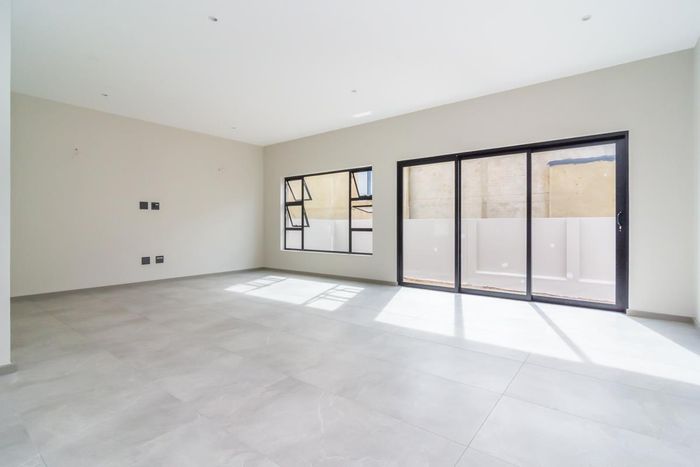 For Sale: House in Homes Haven with 4 en-suites, garden, double garage.