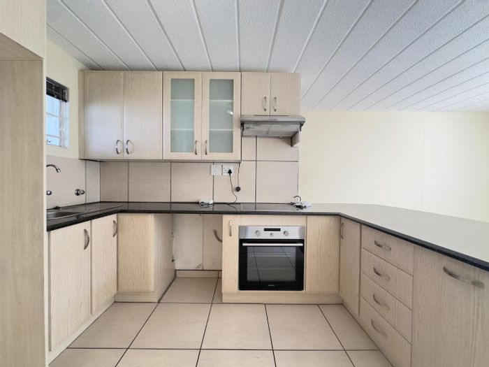 Property #2388502, Townhouse For Sale in Groenkloof