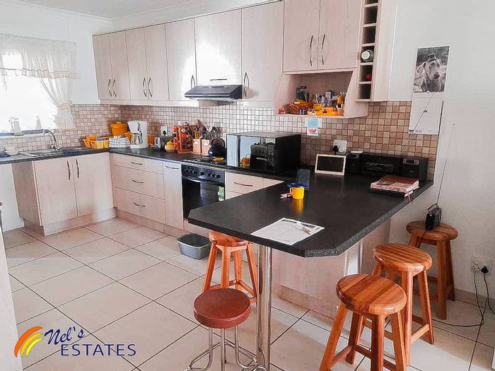 For Sale: 3-bedroom apartment in Okahandja Central with spacious yard and open plan layout.