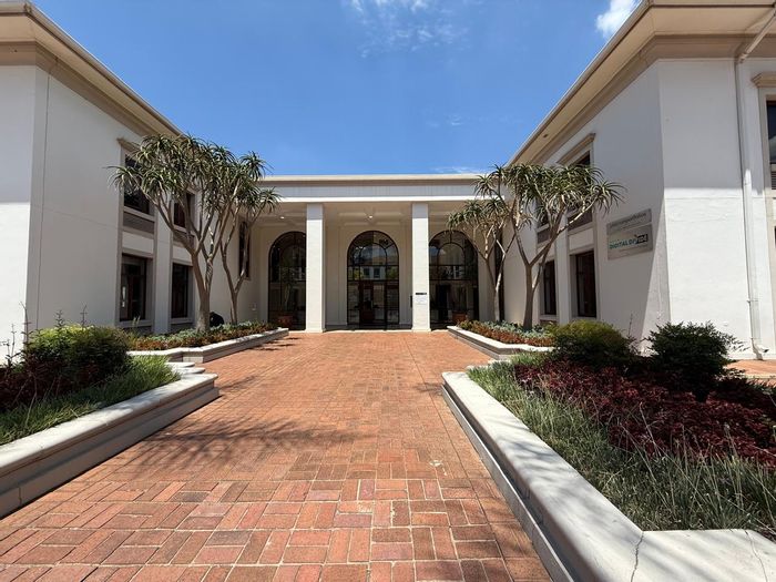 Office To Rent in Barlow Park: 404m², secure access, gardens, prime location.