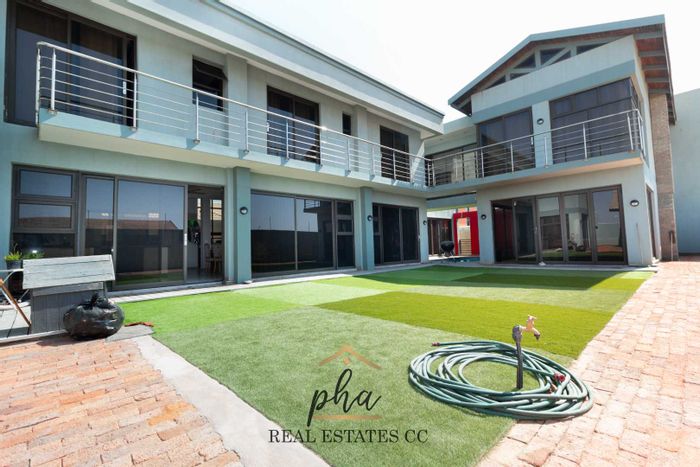 Modern 4-bed coastal home with guest suites, entertainment room in Swakopmund Ext 9.