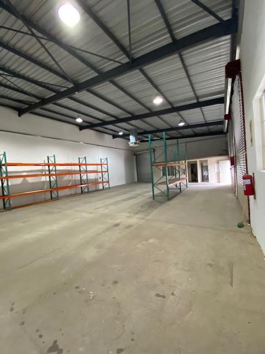 Industrial property in Prosperita to rent: warehouses with offices, parking, and amenities.