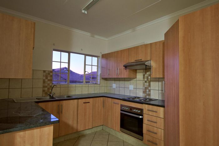 2-Bedroom Apartment in Elarduspark To Rent with Braai Area and Secure Access.