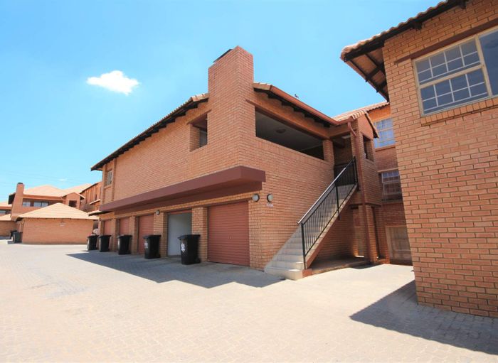 Hazeldean Apartment To Rent: 2 Beds, 2 Baths, Garage, Private Entrance, No Loadshedding.