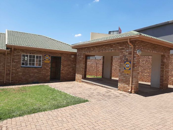 Property #2216088, Townhouse rental monthly in Radiokop
