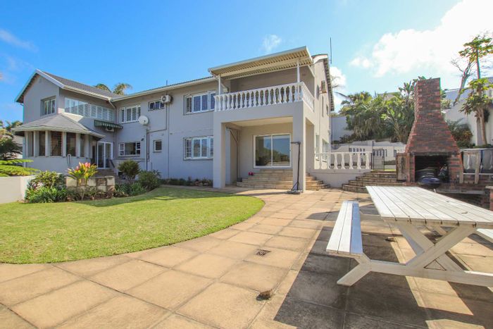 For Sale: Spacious 5-Bedroom House in Umhlanga Central with Entertainment Bar and Sea Views.