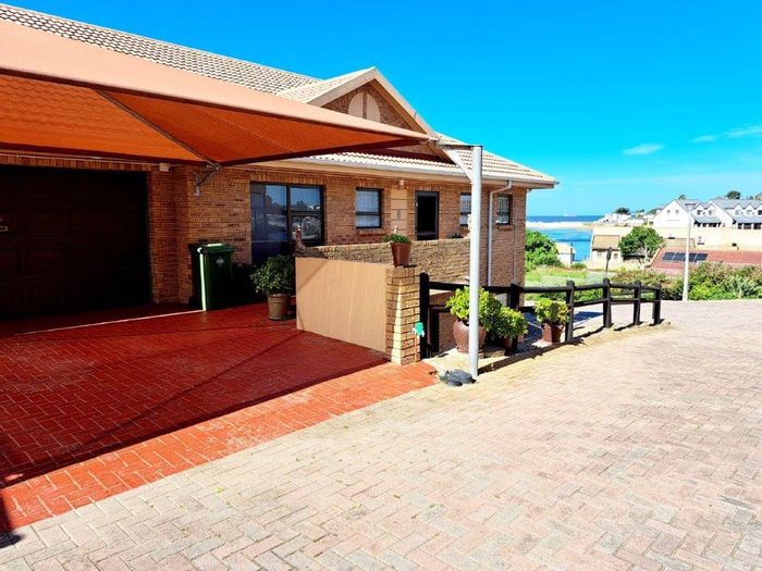 Property #2197092, Apartment rental monthly in Hartenbos Central