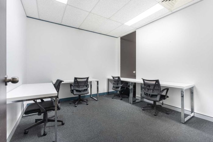 Office space to rent in Gelvandale, 100 sqm with flexible terms and amenities.