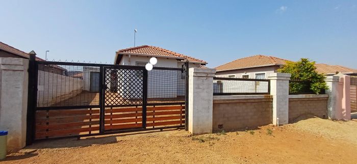 For Sale: 3-Bedroom House in Lotus Gardens, 24/7 Security, No Load Shedding.