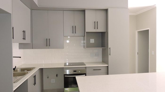 Brooklyn Apartment To Rent: 2 Bedrooms, garden, parking, security, near amenities.