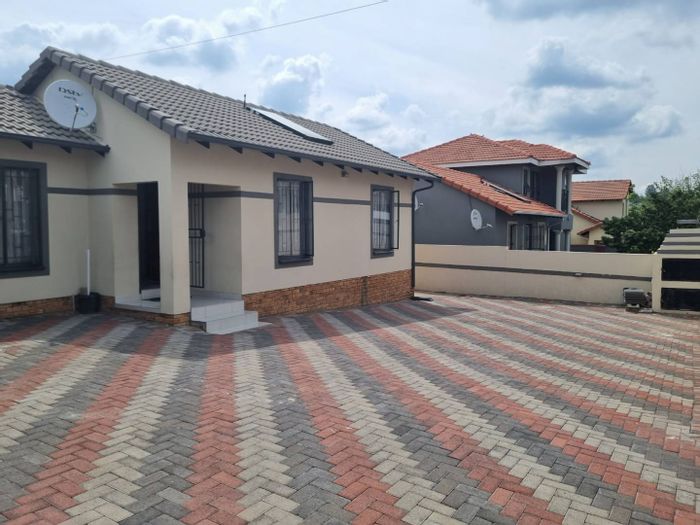 Property #2207375, House for sale in Kya Sands