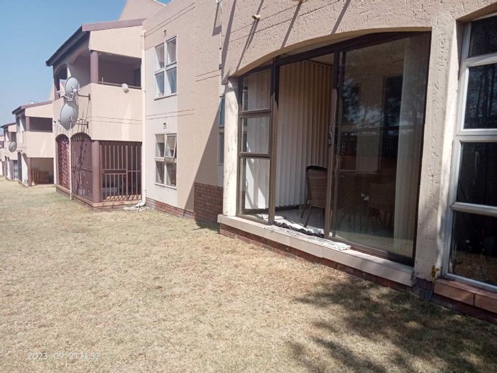Property #2190813, Apartment for sale in Meredale