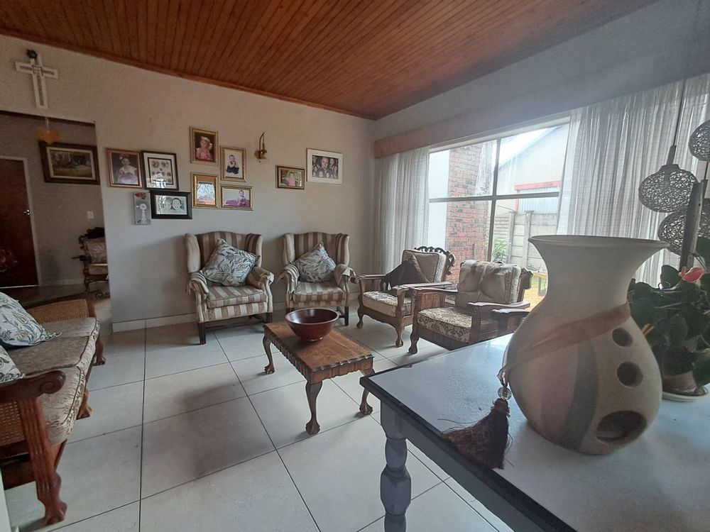 living area 1