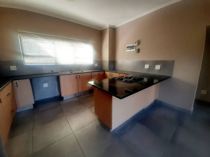 Property #2176621, Apartment rental monthly in Palm Lakes Estates