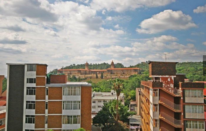 Majuba Building For Sale: 173 student units, secure parking, prime Arcadia location.