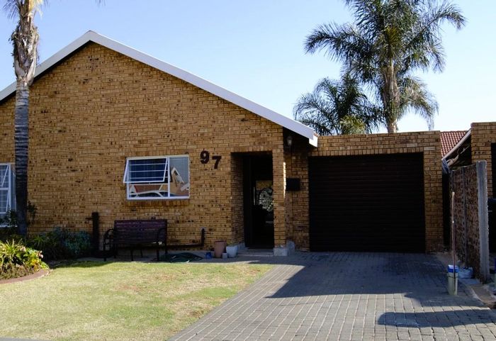 Bonaero Park House For Sale: Secure estate, two bedrooms, garage, outdoor braai area.