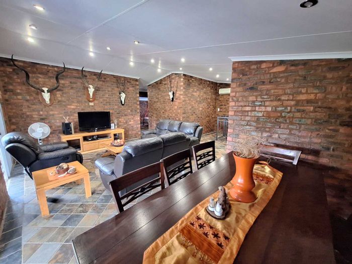 Leeupoort Central House For Sale: 6 bedrooms, patios, solar power, double garage.