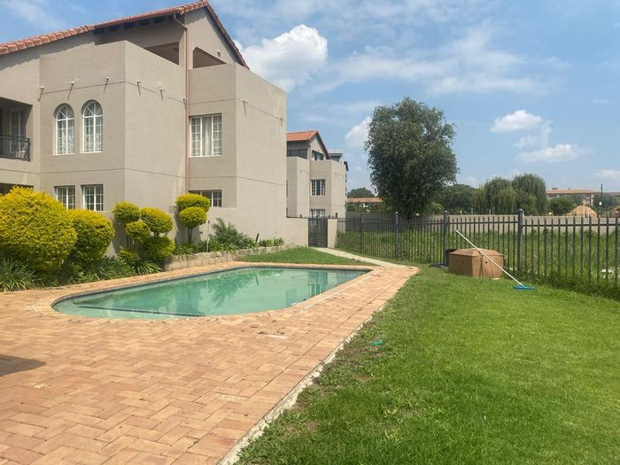 2-Bedroom Apartment To Rent in Noordwyk with 24-hour security and covered parking.