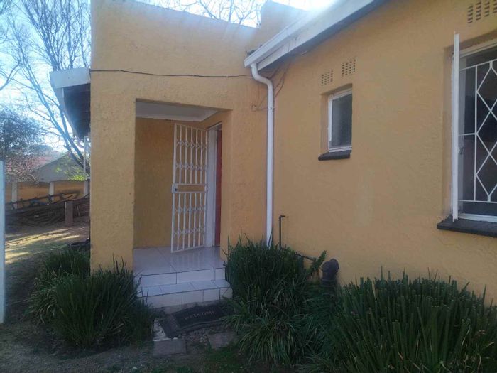 Two-Bedroom Cottage To Rent in Kibler Park with Private Garden and Open Plan Living.
