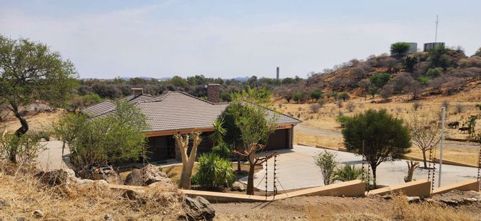 Spacious 3-Bed House with Inside Braai & Stunning Views in Okahandja Central - For Sale