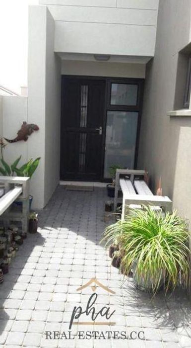 Property #2050267, Townhouse for sale in Walvis Bay Central