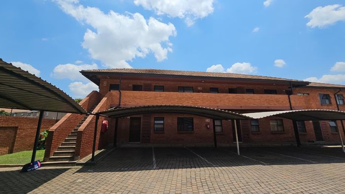 For Sale: 2-Bedroom Apartment in Florentia with Gourmet Kitchen and Security Features.