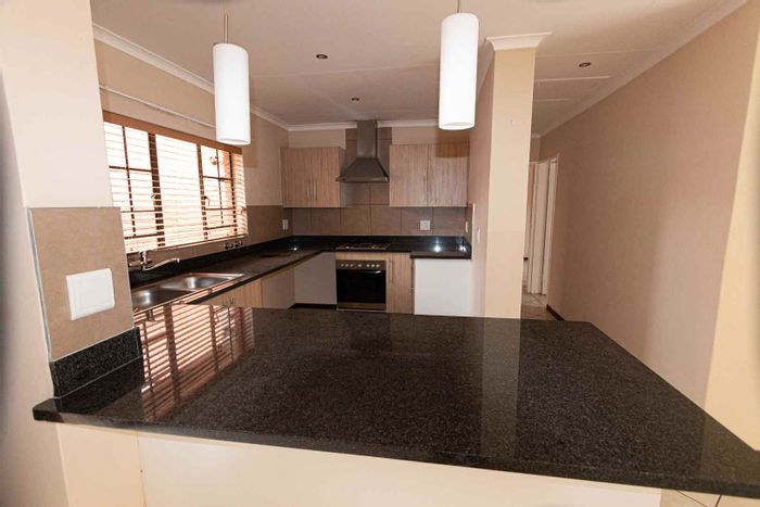 Property #2150967, Townhouse rental monthly in Mooikloof Ridge
