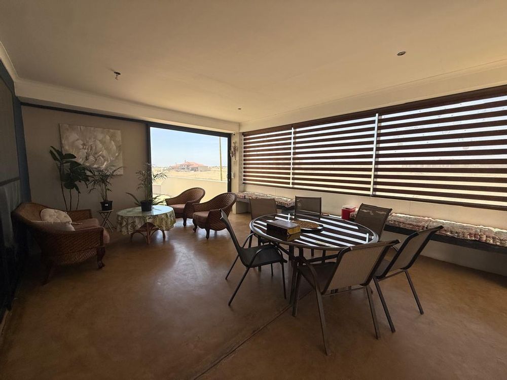 Indoor stoep area for entertainment