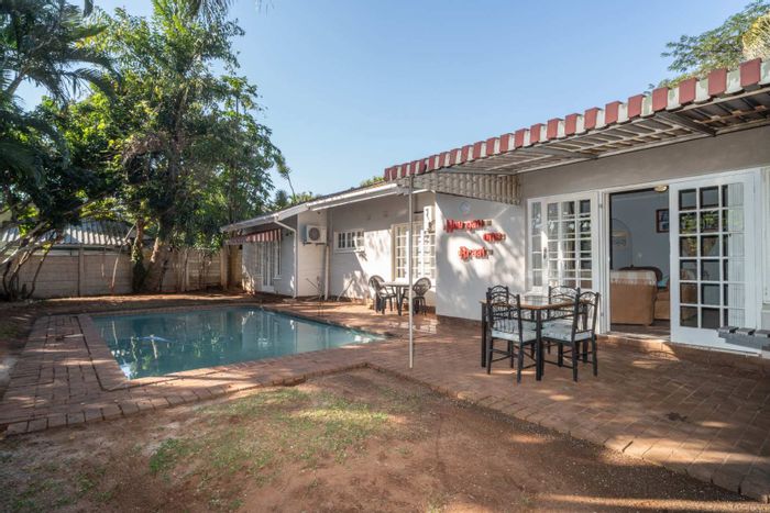 Glen Anil House For Sale: 4 beds, pool, bar, double garage, staff quarters.