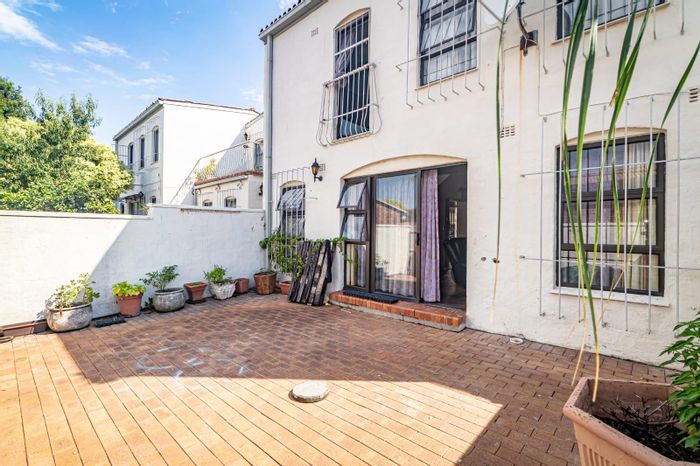 Property #2210289, Townhouse for sale in Corlett Gardens
