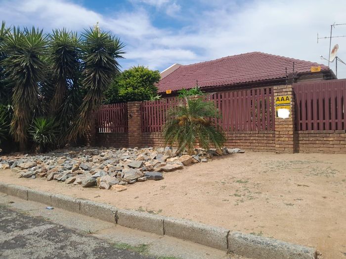 Property #2222105, House rental monthly in Boksburg North