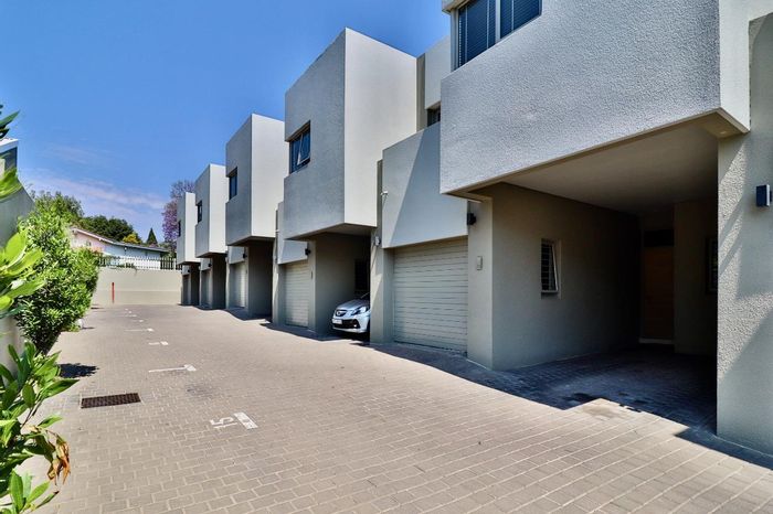 Property #2049497, Townhouse rental monthly in Oaklands